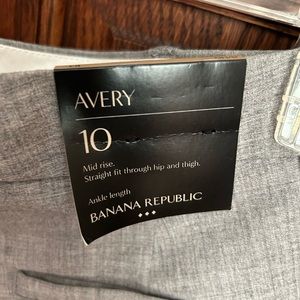Brand new Banana Republic pants. Light grey Avery style